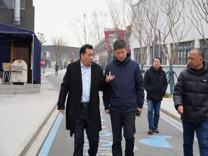 湖北公路客運(yùn)集團(tuán)股份有限公司一行領(lǐng)導(dǎo)至公司調(diào)研